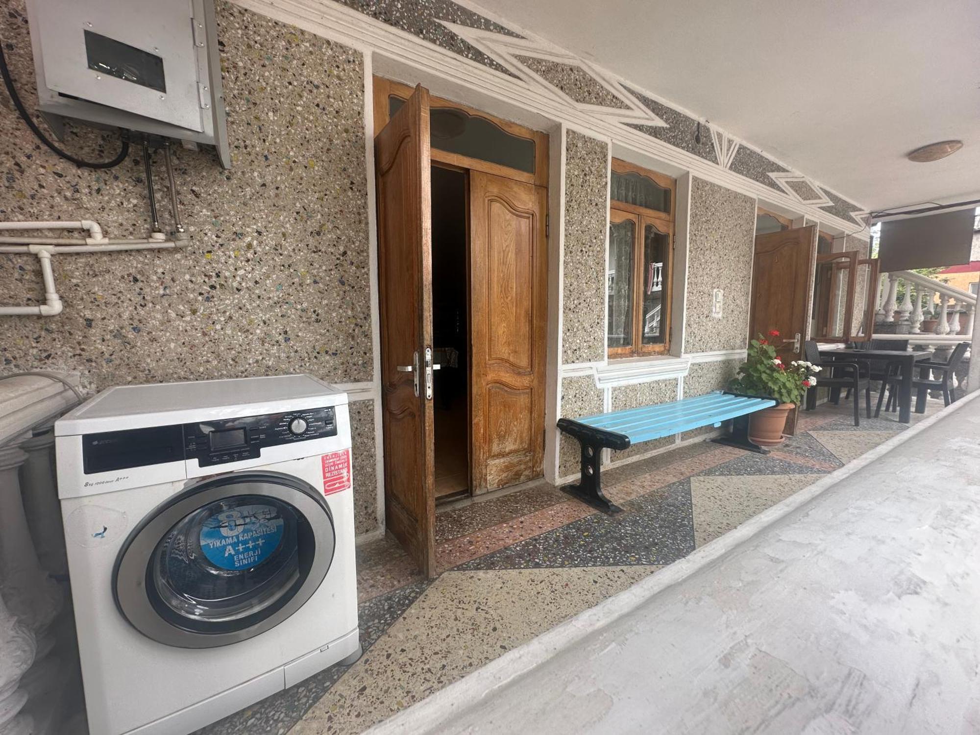 Linda Guest House Batumi Exterior foto